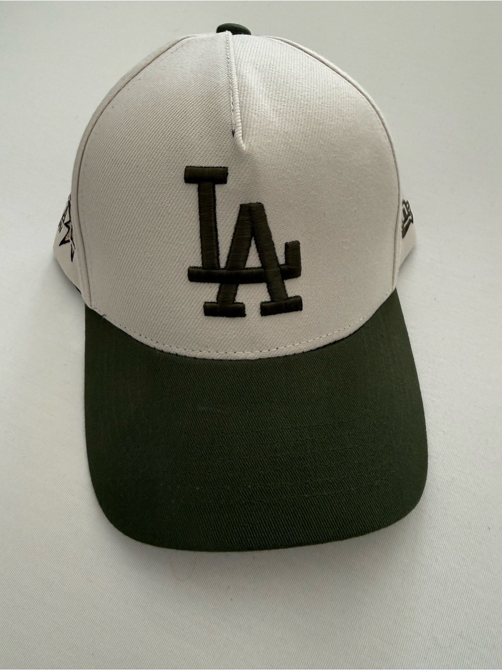 New Era LA Baseball Cap in Cream and Dark Green